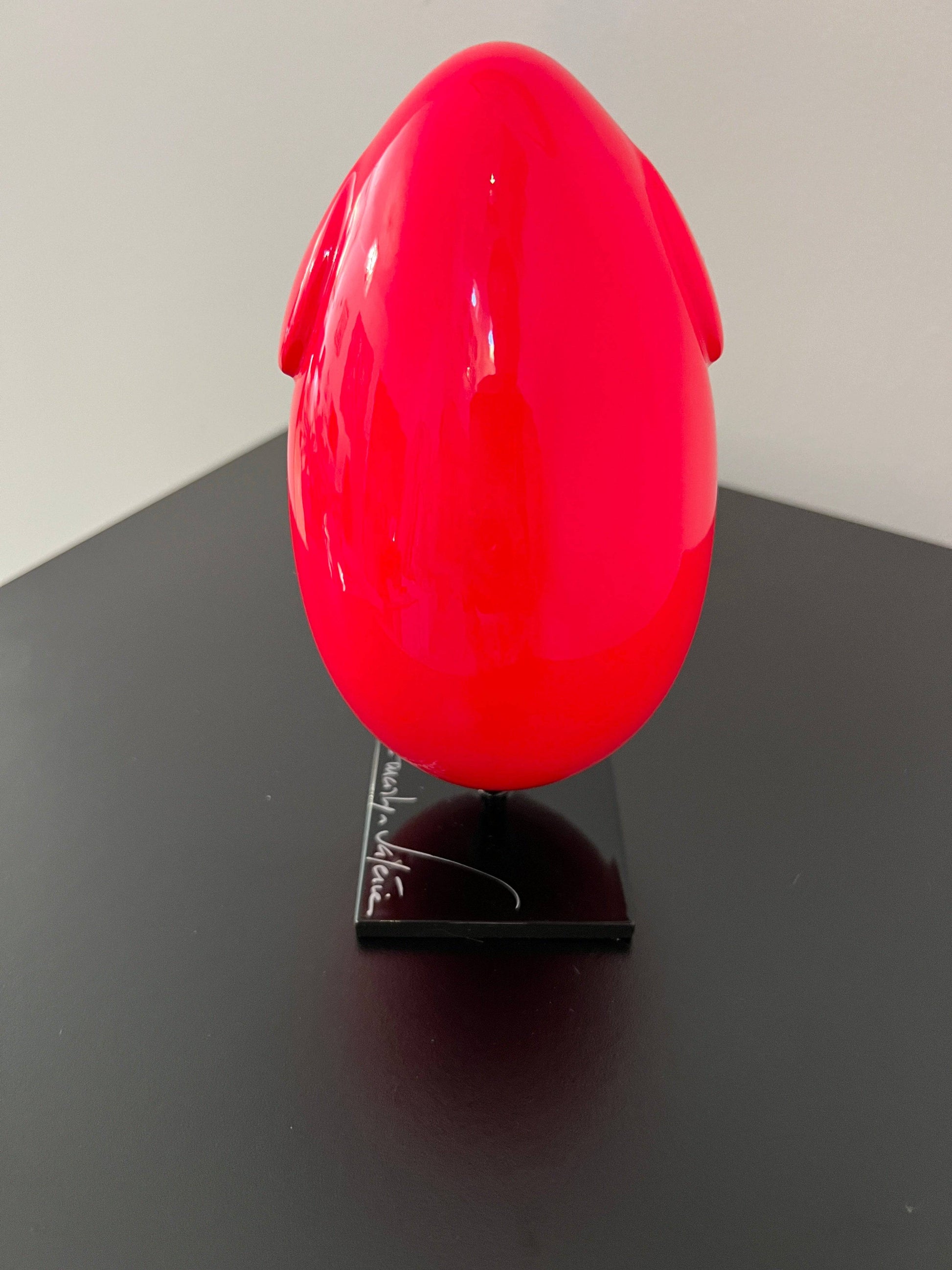 Piaf Classic Uni (Glossy Pink) by Valérie Marty - Signature Fine Art